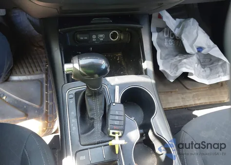 2016 Kia Sorento 2.4L Lx z USA, uszkodzony, nr VIN 5XYPG4A33GG115559